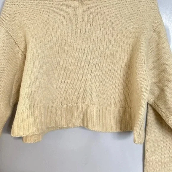 Aritzia Wilfred Free Knit Chunky Cropped Sweater 100% merino wool butter yellow - Picture 4 of 10